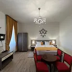 בית הארחה Kuria Vendeghaz 3*
