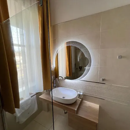 Kuria Vendeghaz Konukevi *