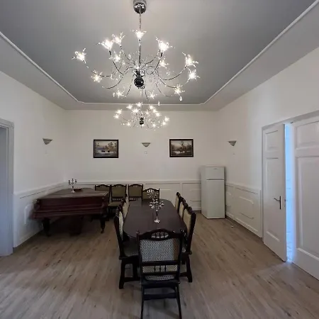 Kuria Vendeghaz Guest house