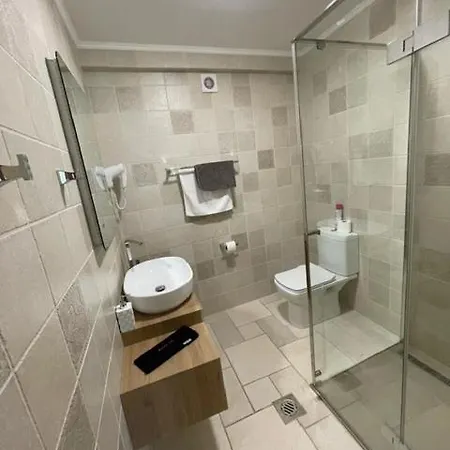 Kuria Vendeghaz Konukevi *